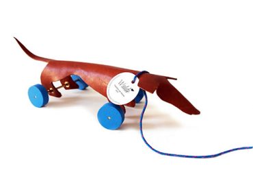 Waldi und Sprinter Leather Pull Toys by Ellen Heilmann