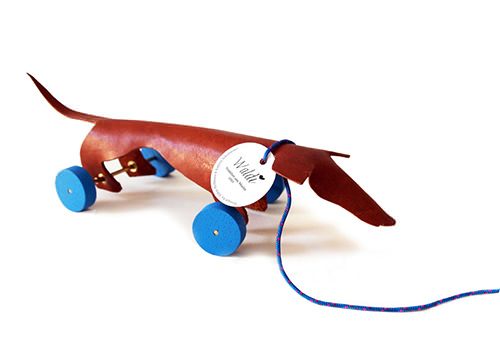 Waldi und Sprinter Leather Pull Toys by Ellen Heilmann