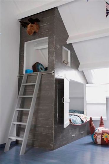 bunk bed with nook