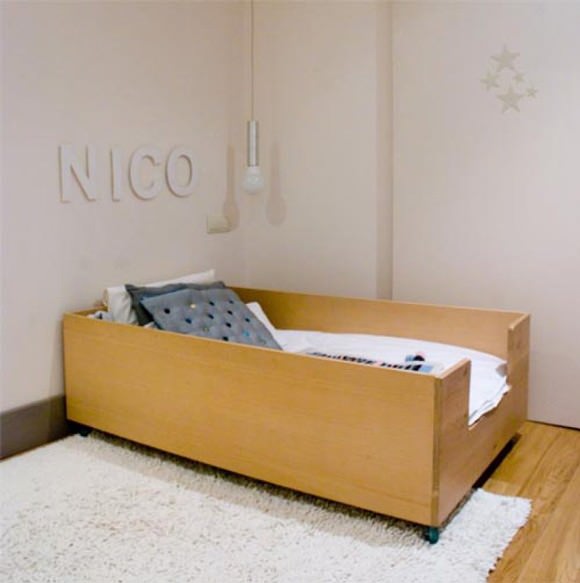 A simple & perfect bed for a kid's room