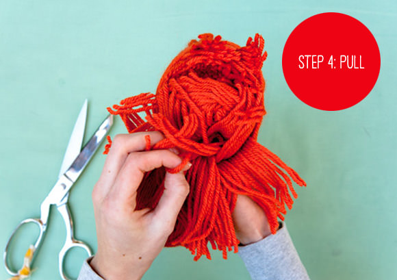 How to Make Pom Poms Out of Yarn {Have Fingers of Envy!}