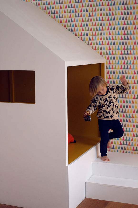 fantastic handmade cabin bed in a kid's bedroom in France - love!