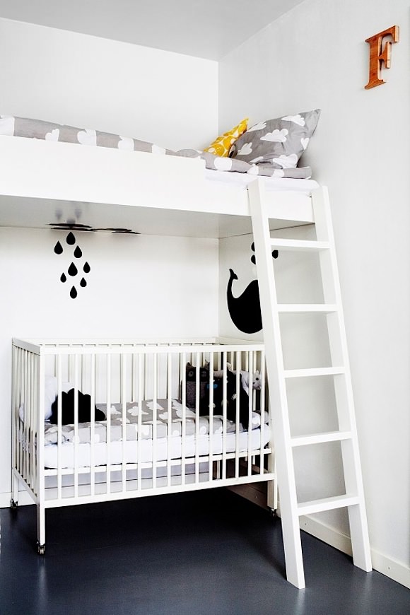kids room in a small space - loft bed above the crib