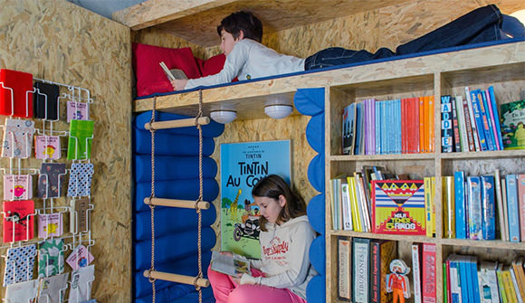 Awesome bookcase for kids with built-in reading nooks