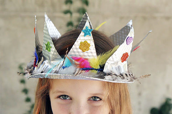 DIY Pie Plate Crown // via skunk boy blog