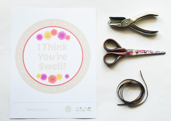 DIY Cheerful Lacing Art