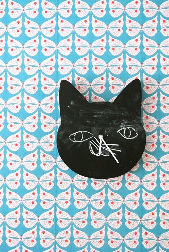 DIY Chalkboard Cat Clock
