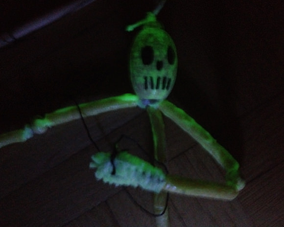 DIY Halloween Skeleton Puppet