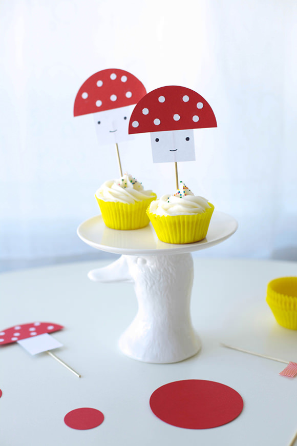 DIY Toadstool Mushroom Cake Topper