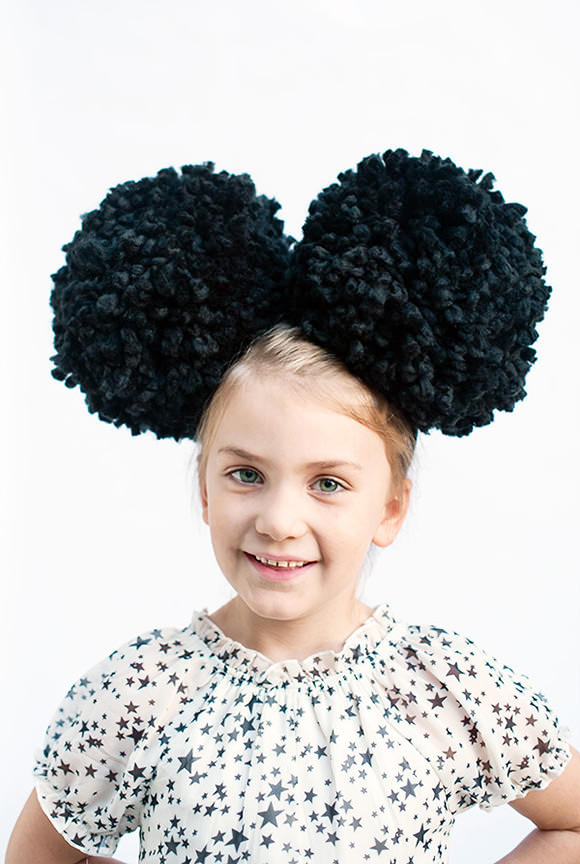 DIY Giant Pom-Pom Mouse Ears #disneyside