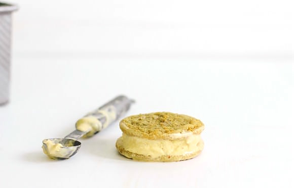 Recipe: Pumpkin Ice Cream Sandwiches