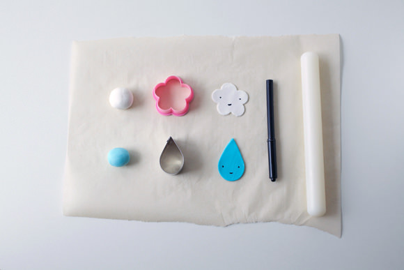 DIY Raindrop and Cloud Cupcake Toppers