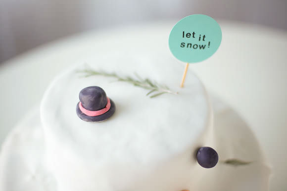 Easy Homemade Snowman Cake