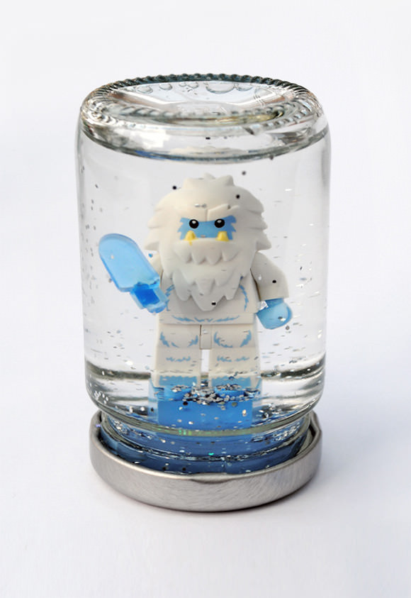 DIY LEGO Snow Globes via Mini Eco