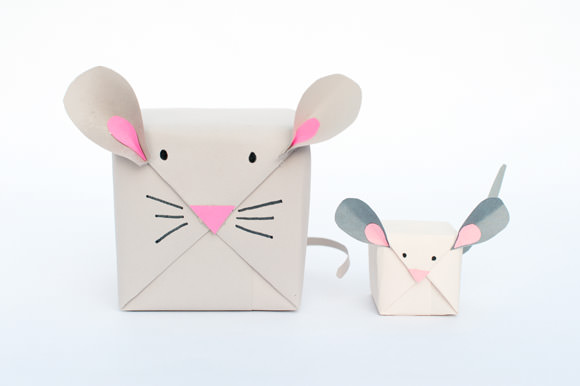 DIY Holiday Mouse Gift Wrap