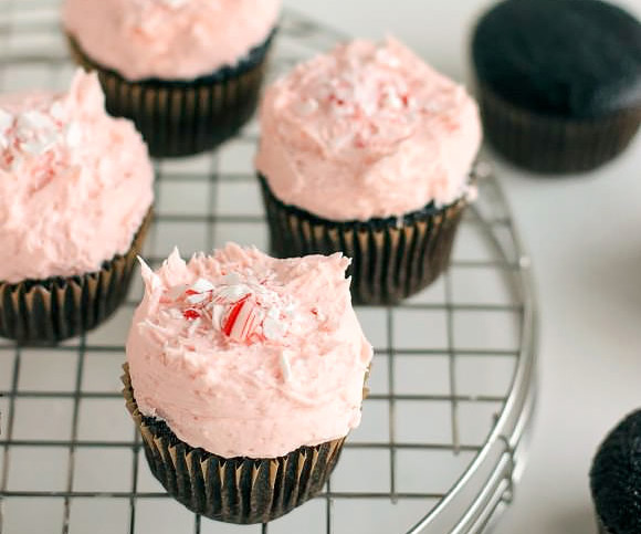 Pink Candy Cane Baking Cups