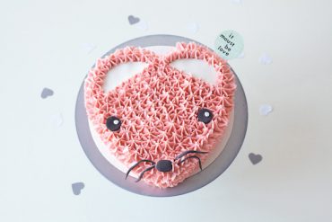 How To Make A Pink Mouse Valentine’s Day Cake