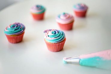 Rainbow Rosette Piping Tutorial