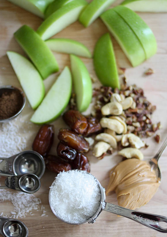 No-Cook Apples + Cinnamon N’Oatmeal Recipe