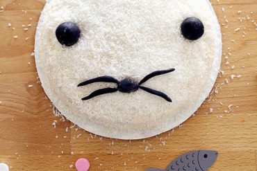 DIY Baby Seal Cake