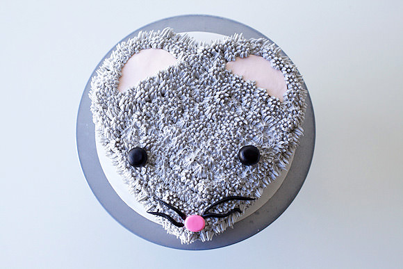 How To Make a Fuzzy Mouse Cake