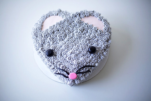 How To Make a Fuzzy Mouse Cake