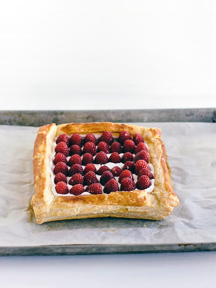 Easy Raspberry Puff Pastry Tart Recipe