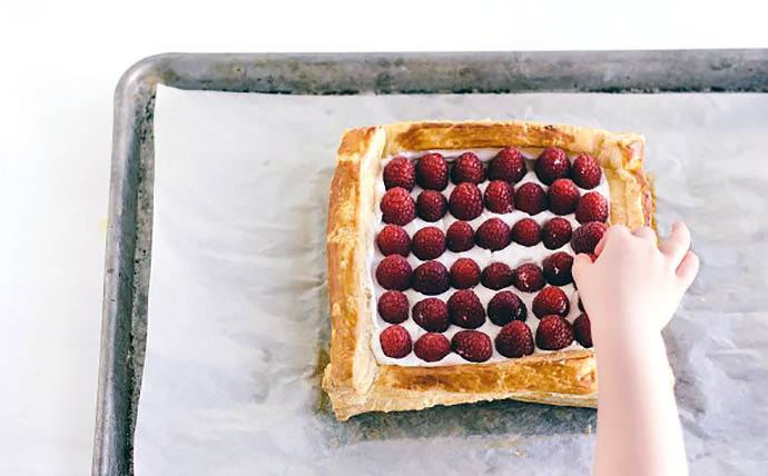 Easy Raspberry Puff Pastry Tart Recipe