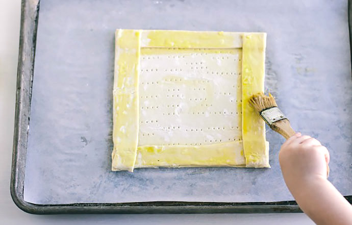 Easy Raspberry Puff Pastry Tart Recipe