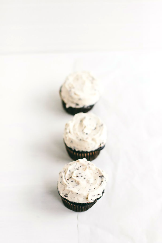 Recipe: Yummy Chocolate Cupcakes with Chocolate Chip Frosting