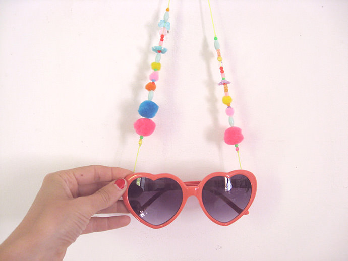 DIY Beaded Eyeglasses Chain Tutorial