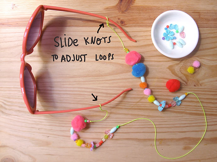 DIY Lolita's Eyeglass String Necklace