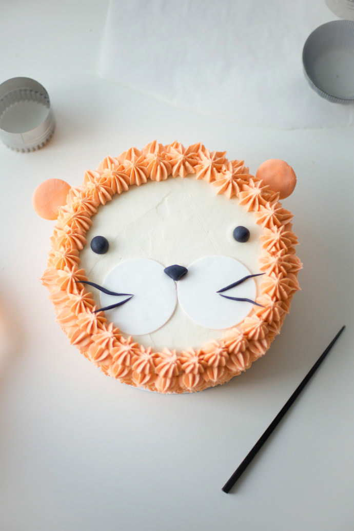 "I Am, Lion Hear Me Roar!" DIY Lion Cake