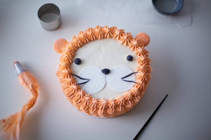 "I Am, Lion Hear Me Roar!" DIY Lion Cake