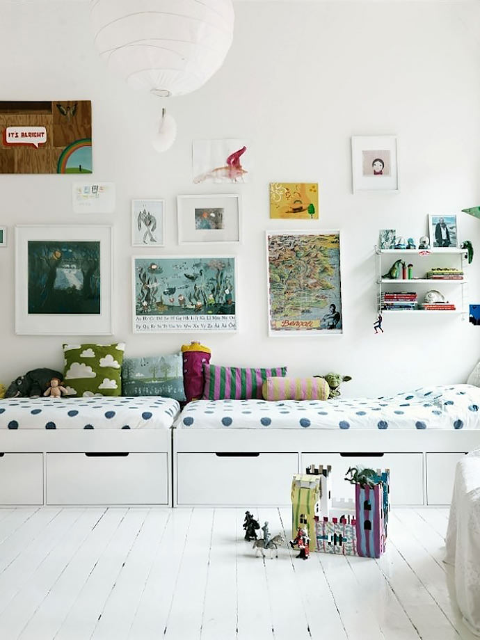 shared kids room (via petra bindel)