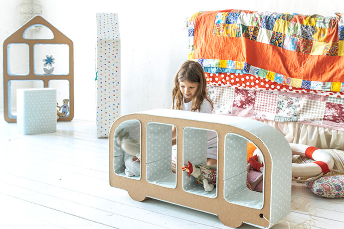 Bussy Cardboard Bookshelf (via Cardboard Friends on Etsy)