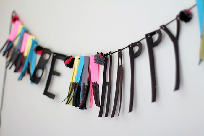 DIY Be Happy Banner