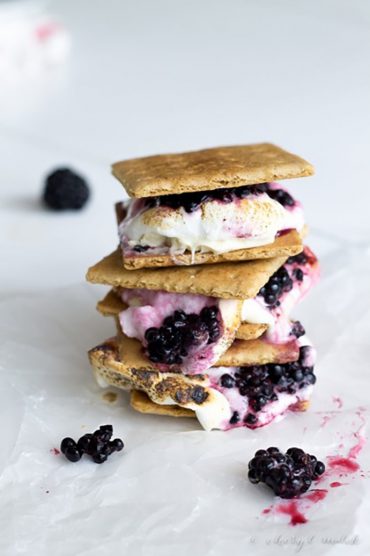 Blackberry White Chocolate S'mores Recipe