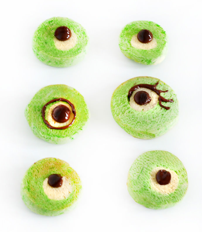 Halloween Recipe: Googly Eye Cookie Pops