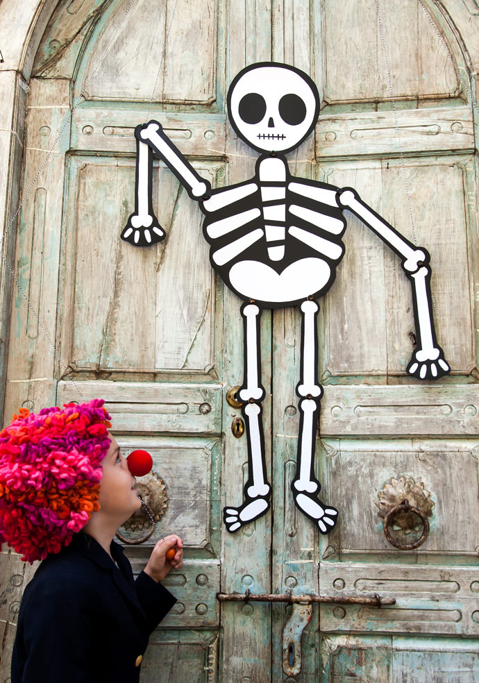 DIY Trick-Or-Treater Greeter