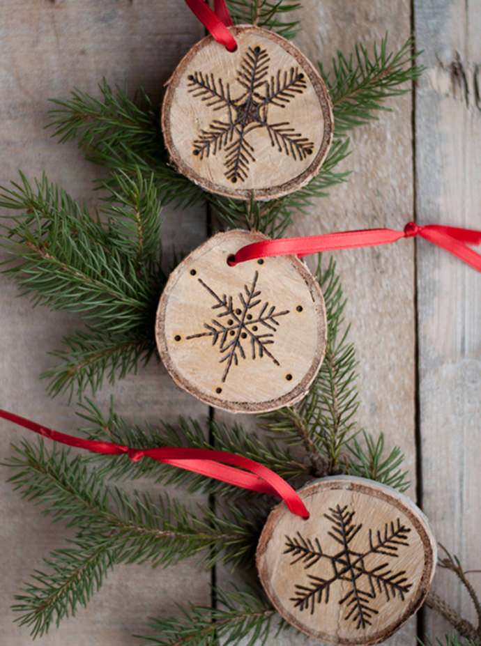 DIY Etched Birch Snowflake Ornaments (via Design Mom)