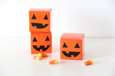 DIY Halloween Jack-o-Lantern Treat Boxes