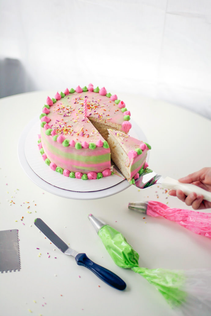 DIY Psychedelic Stripes Party Cake