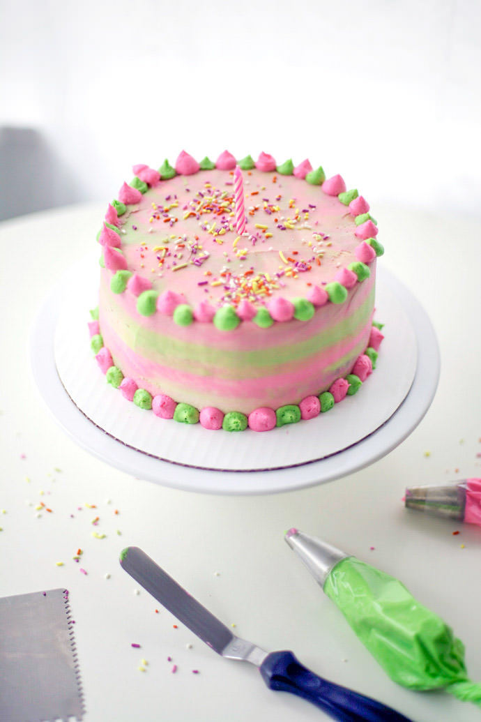DIY Psychedelic Stripes Party Cake