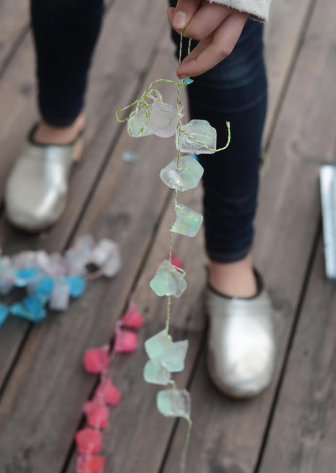 DIY Ice Cube Garland