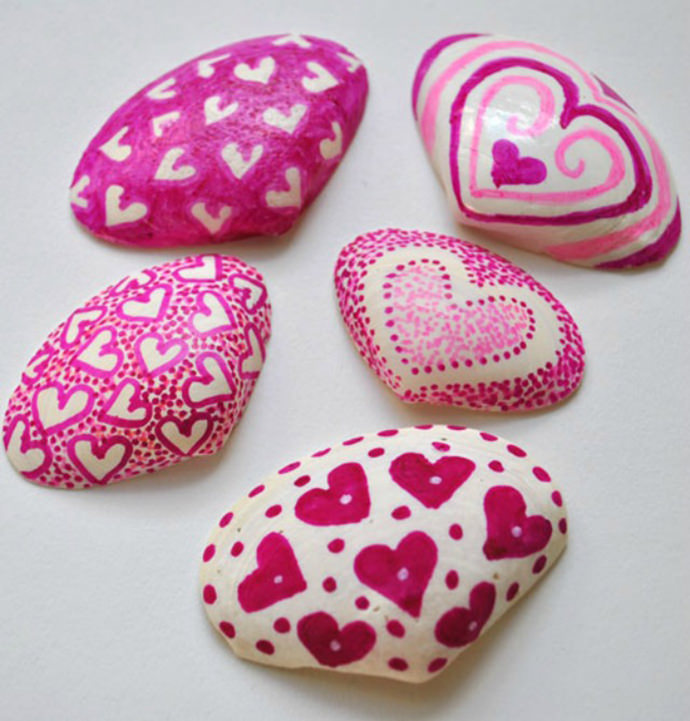 Easy Valentine's Day Seashell Craft 