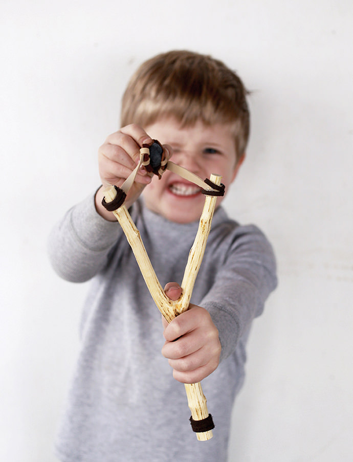 Easy DIY Slingshot Toy for Kids 