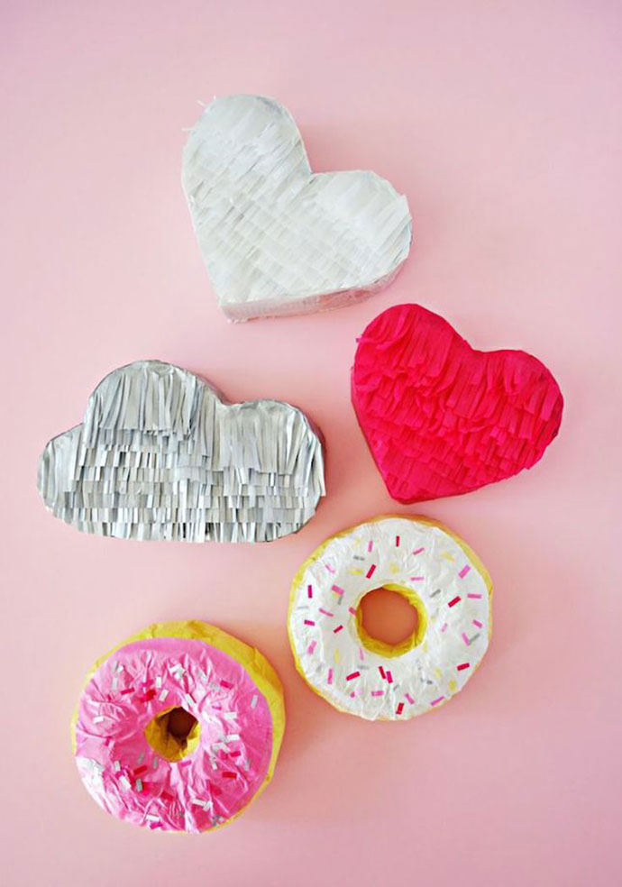 DIY Mini Donut Pinatas 