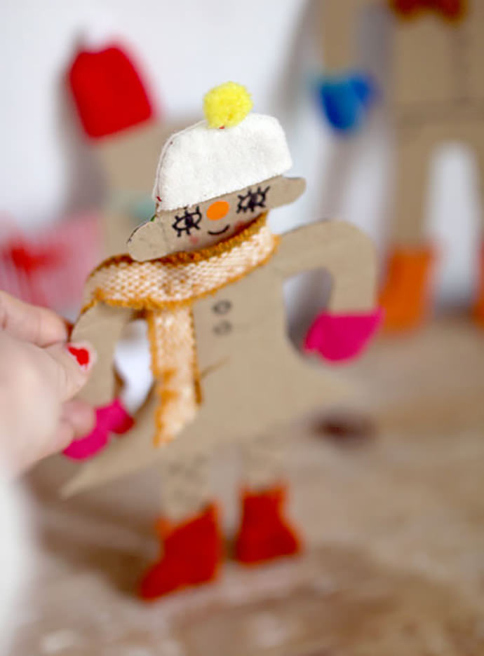 DIY Upcycled Cardboard Dress Up Dolls 