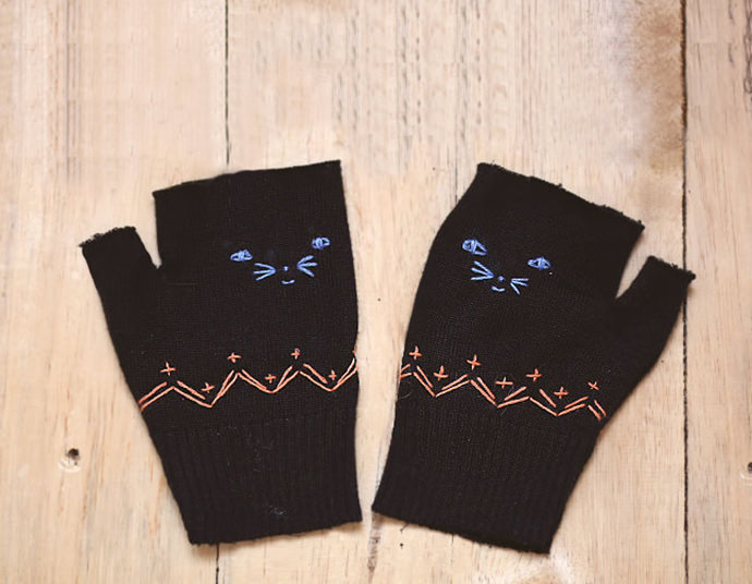 Embroidered Kitten Mittens made from Upcycled Sweaters